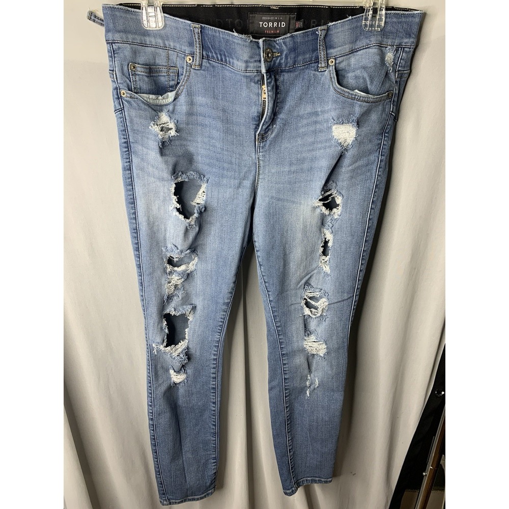 Women's Sz‎ 18S Torrid Blue Jean Distressed Skinny Stretch Jeans Holey